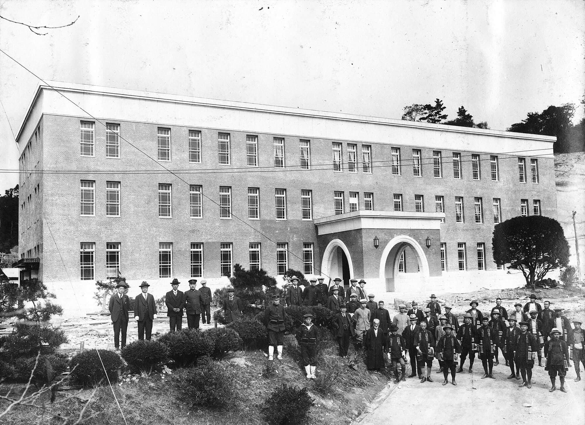横須賀鎮守府新庁舎建設（竣工時）