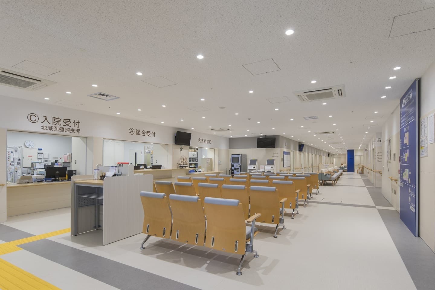 1階待合ホール
