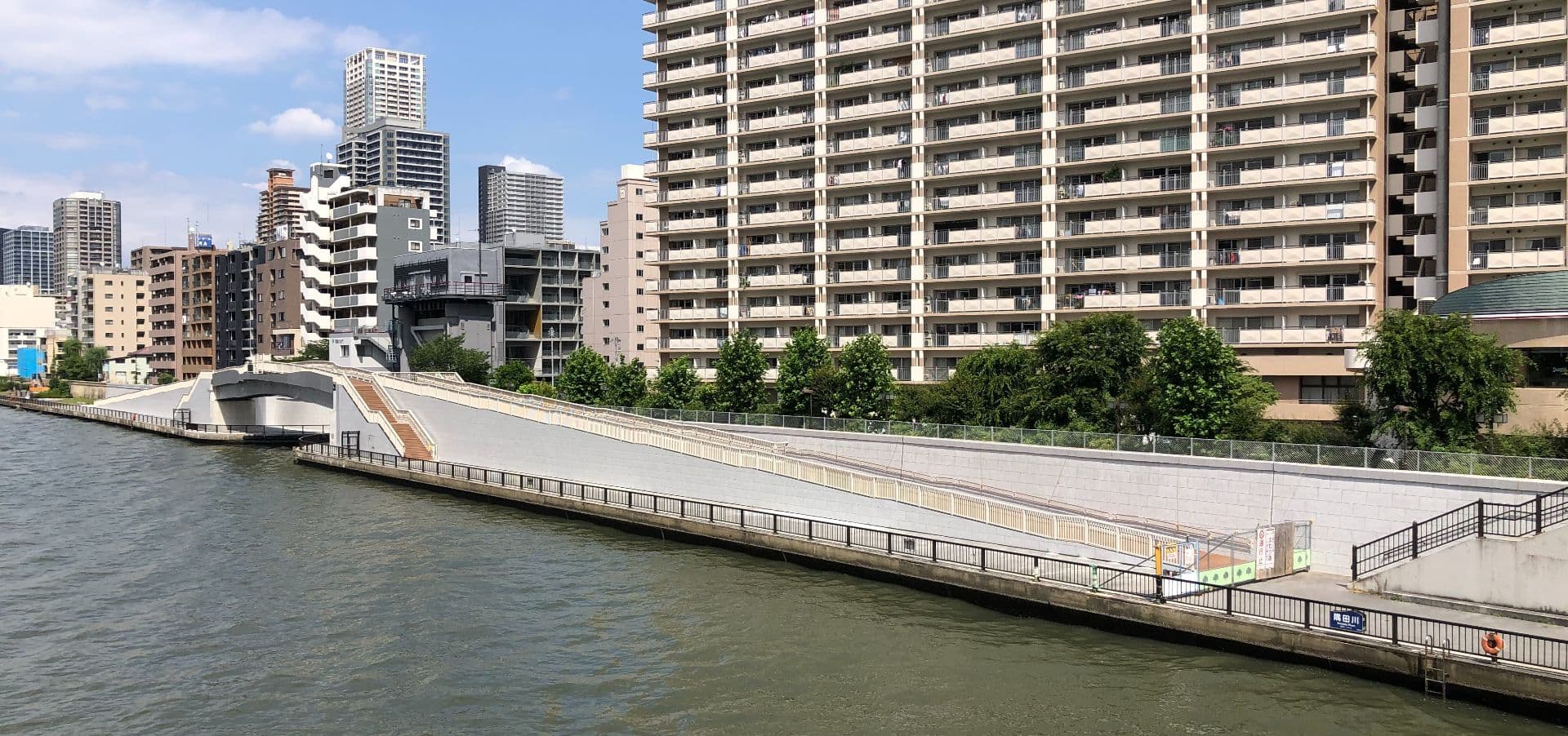2020年7月　隅田川(月島水門)テラス連絡橋工事　東京都江東区