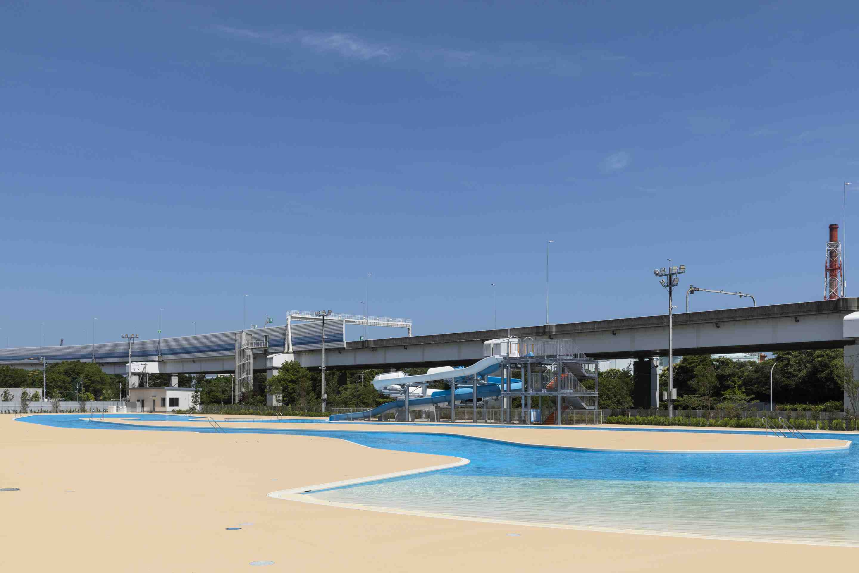 1pool.jpg