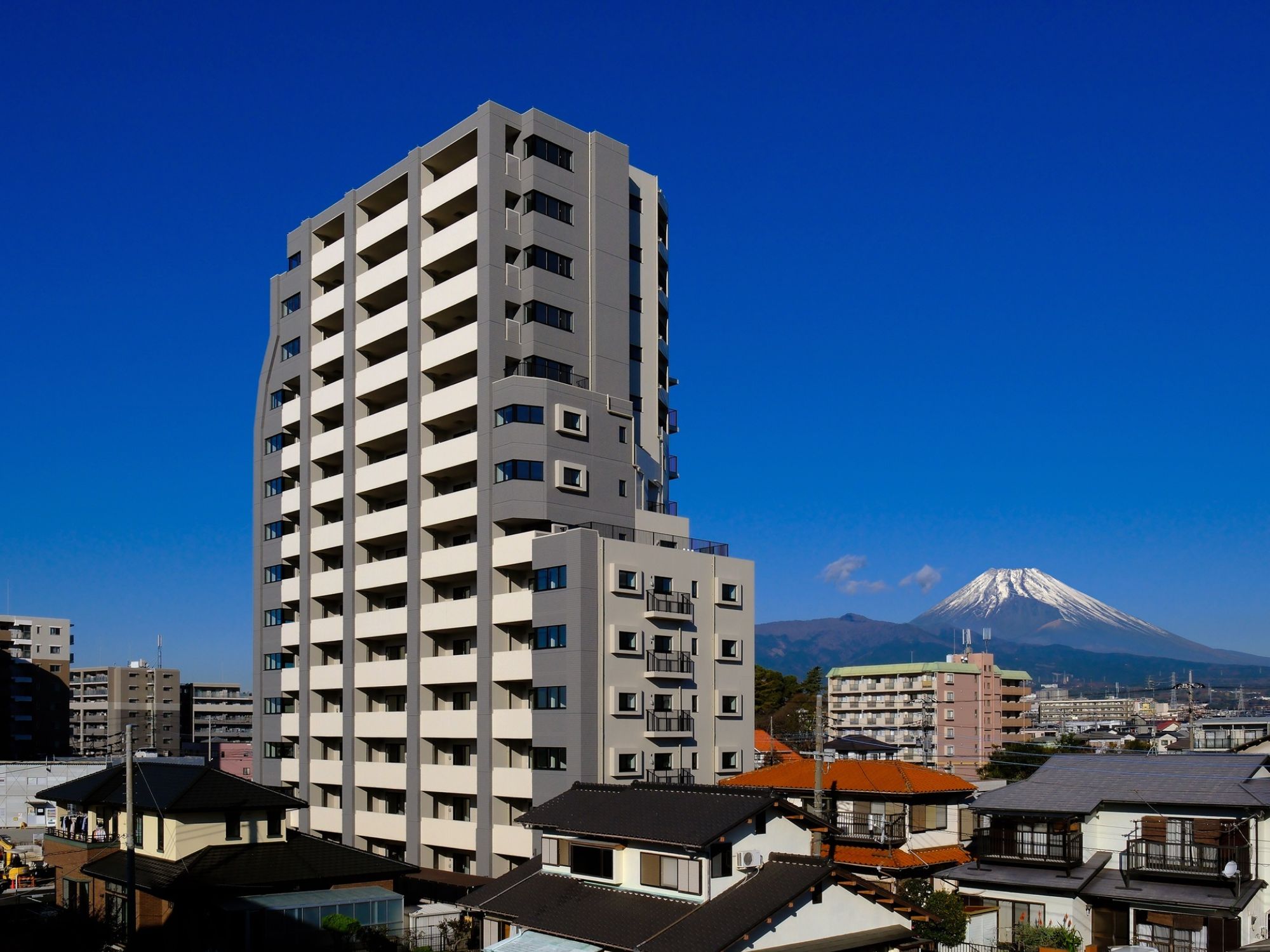 エンブルデア－ナ三島駅